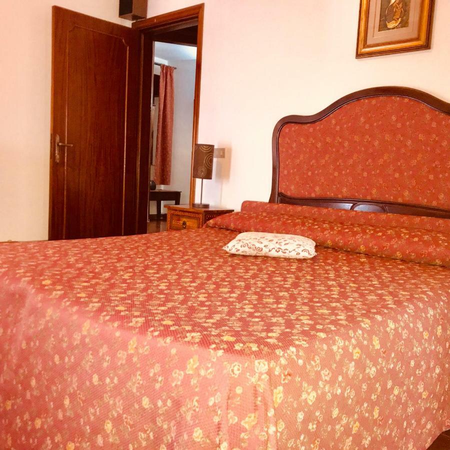 Suite Regina Кастелмола Екстериор снимка